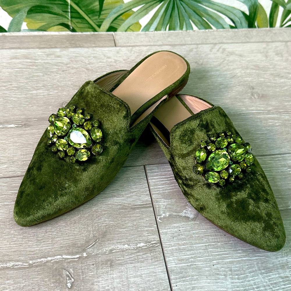 Rinascimento Green Velvet Point Toe Shoes Green Gems Crystals size 7